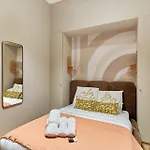 Superb 2 Bedrooms Centrer Of By Prestige Apartment *