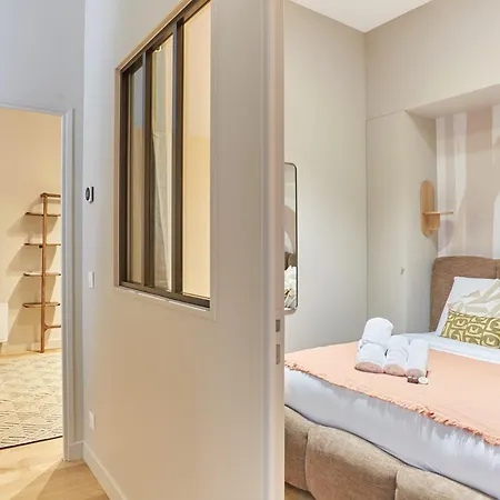 Superb 2 Bedrooms Centrer Of By Prestige 아파트 *