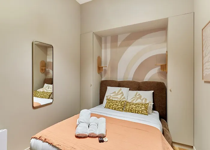 Superb 2 Bedrooms Centrer Of By Prestige Apartment *