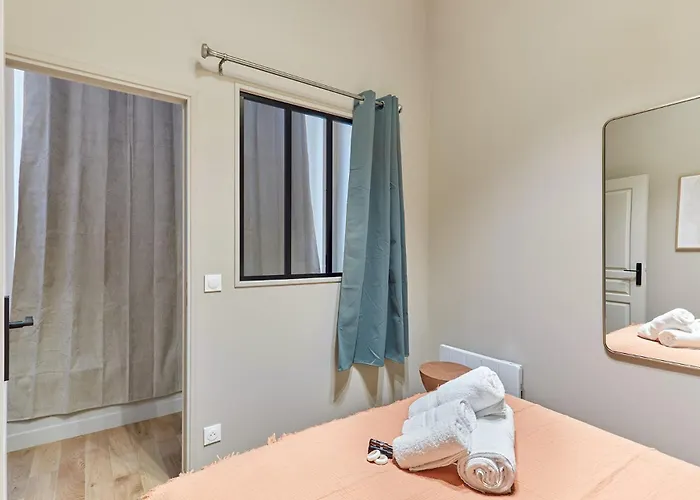 Apartment Superb 2 Bedrooms Centrer Of By Prestige *