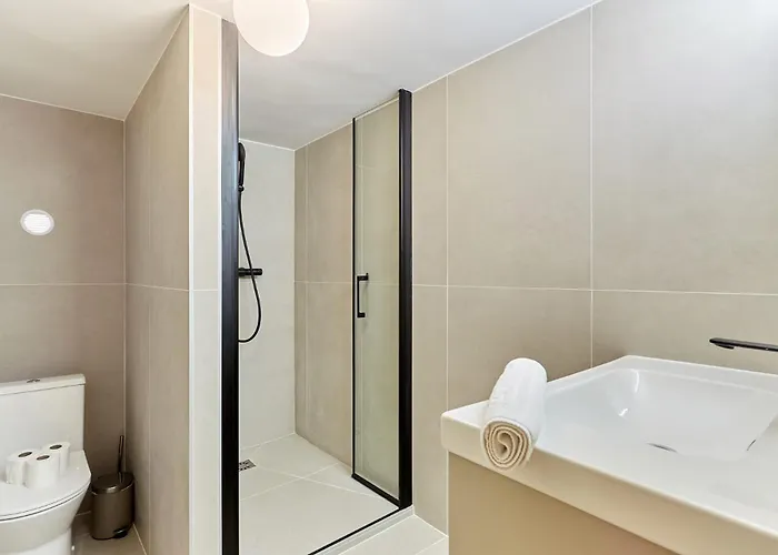 Apartment Superb 2 Bedrooms Centrer Of By Prestige